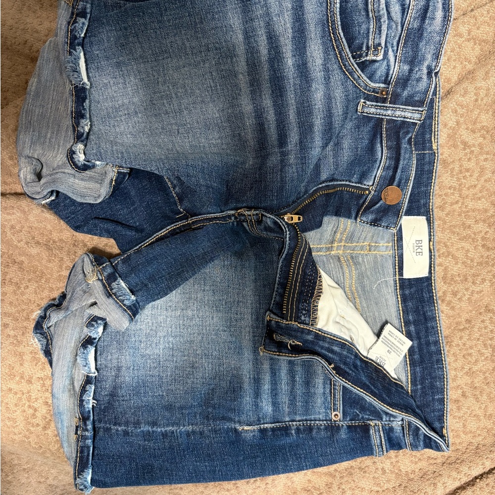 BKE Distressed Boyfriend Jeans in Dark Blue